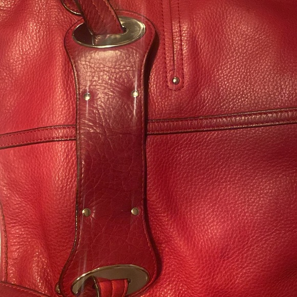 B. Makowsky cranberry red Shoulder bag! EUC! - Picture 13 of 16